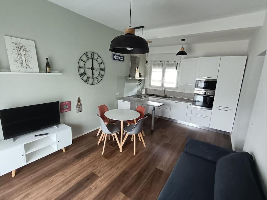 Isola 2 Bedrooms Appartement *